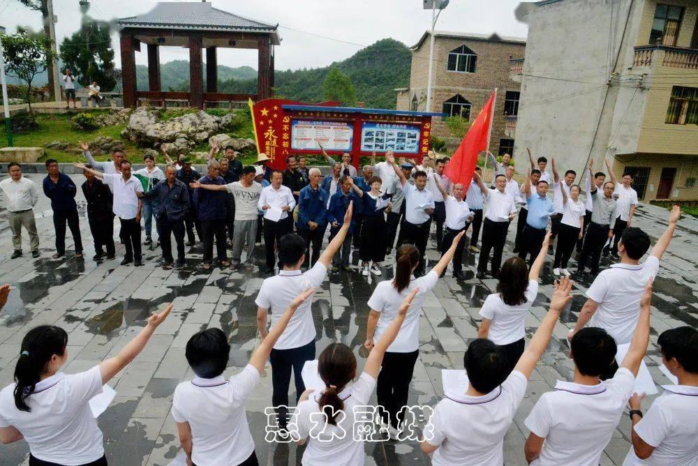大学不谈恋爱有错吗？？游戏画面