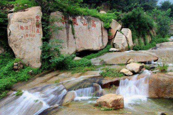 如何在大学期间谈一场不分手的恋爱呢？游戏画面