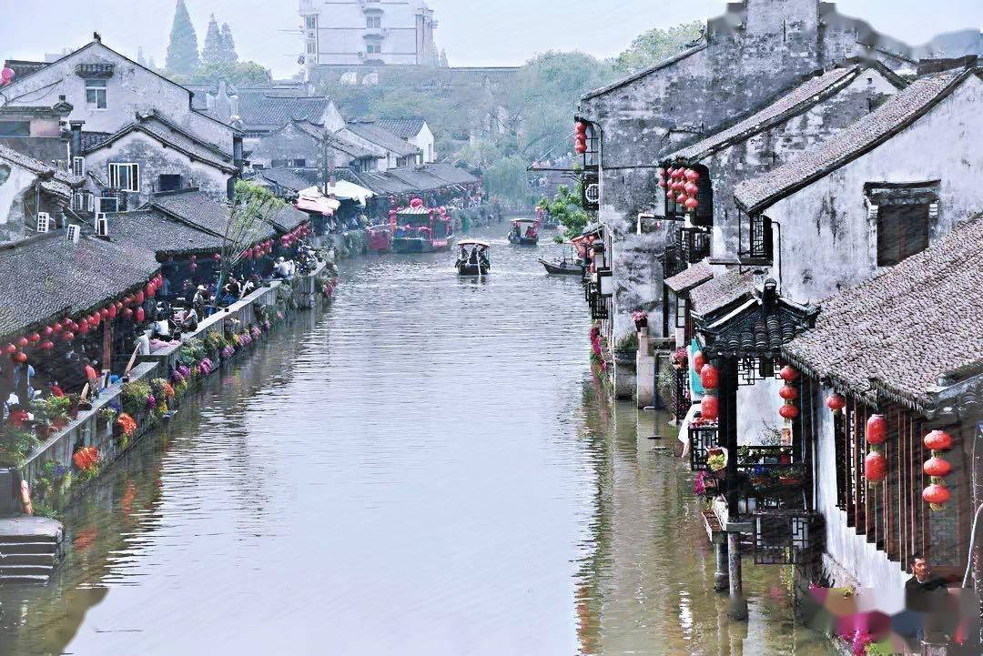 可爱吊带裙