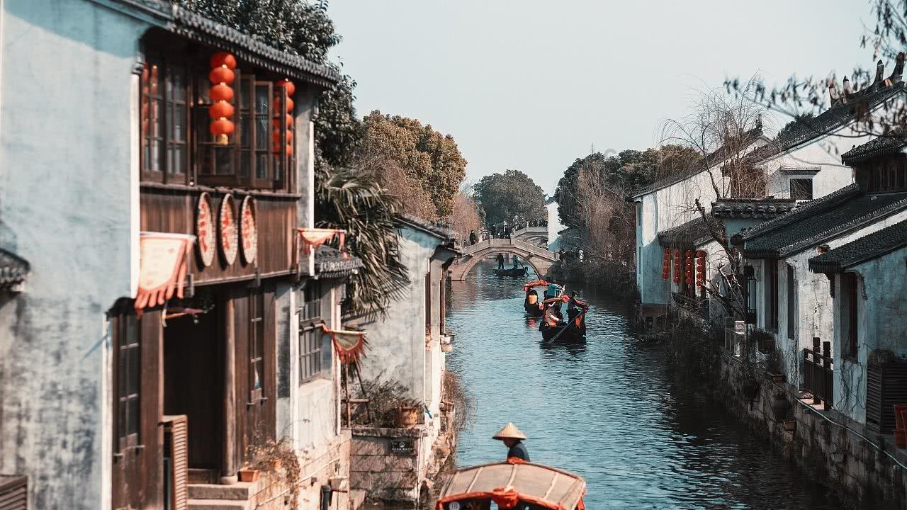 逃离空旷大街